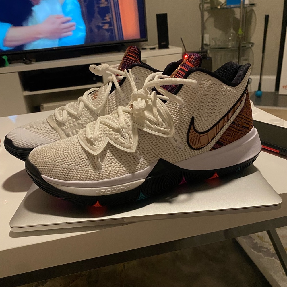 Men’s Nike Kyrie 5